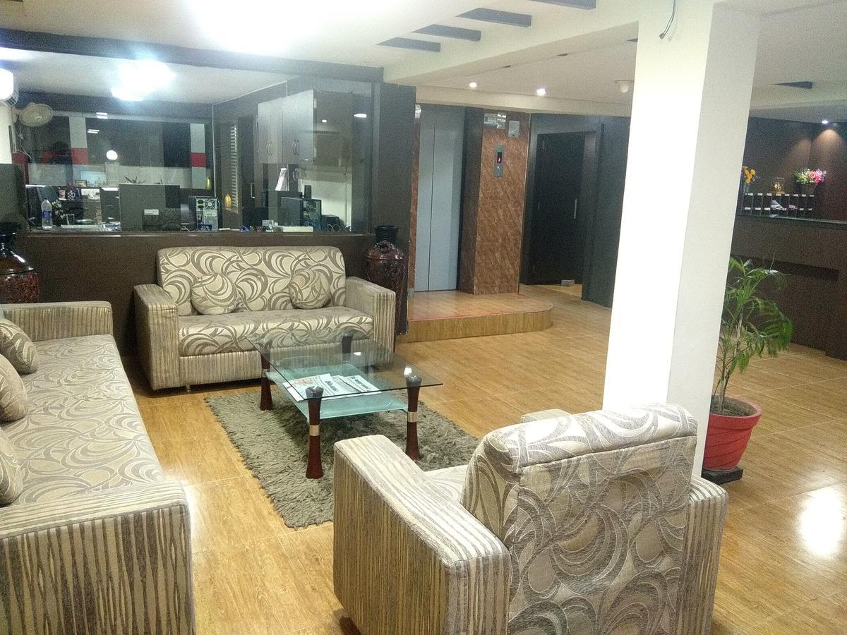 Hotel Royal Regency Bori  외부 사진
