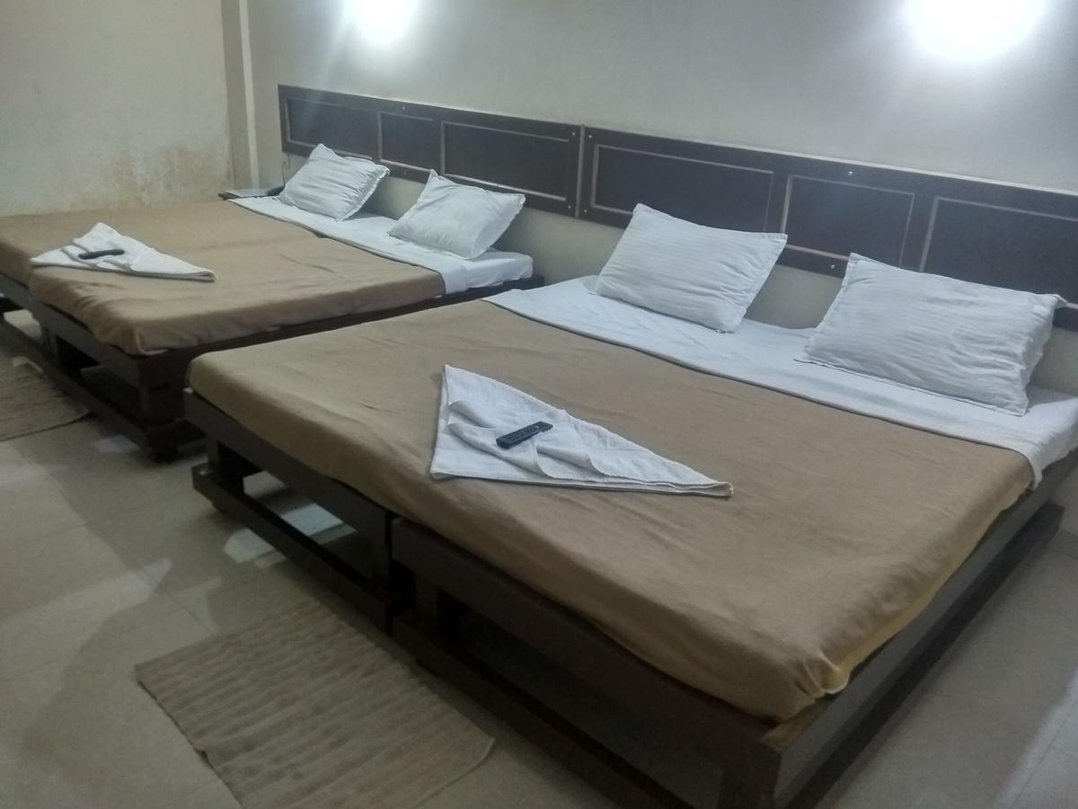 Hotel Royal Regency Bori  외부 사진