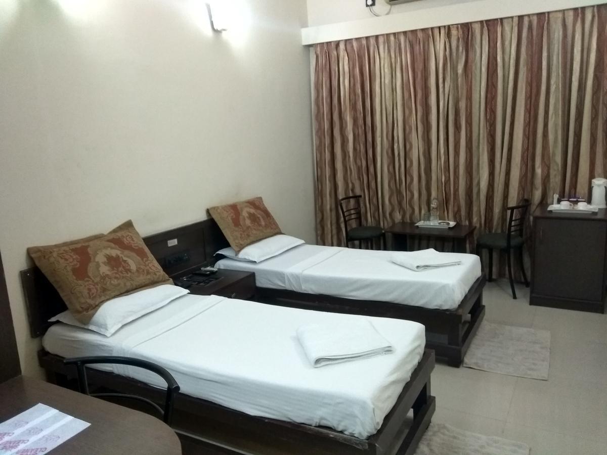 Hotel Royal Regency Bori  외부 사진