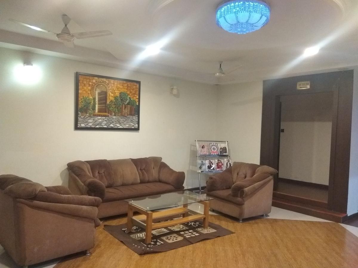 Hotel Royal Regency Bori  외부 사진